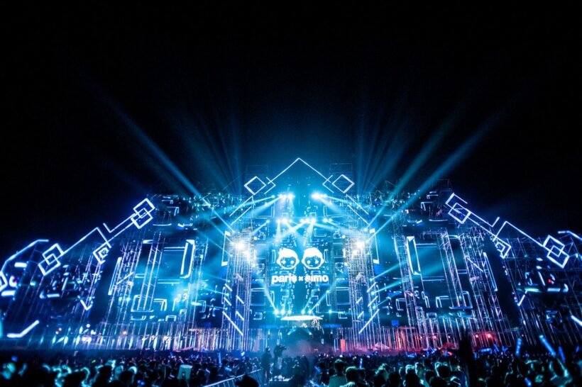 Hình ảnh âm nhạc và sân khấu sôi động