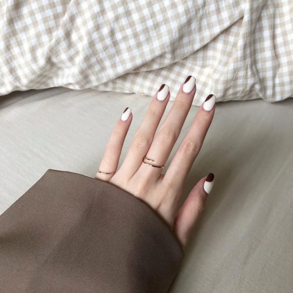 Mẫu nail màu nước gạo không thể bỏ qua