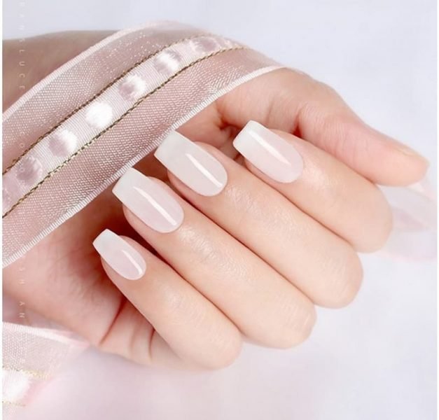 Mẫu nail màu nước gạo móng vuông