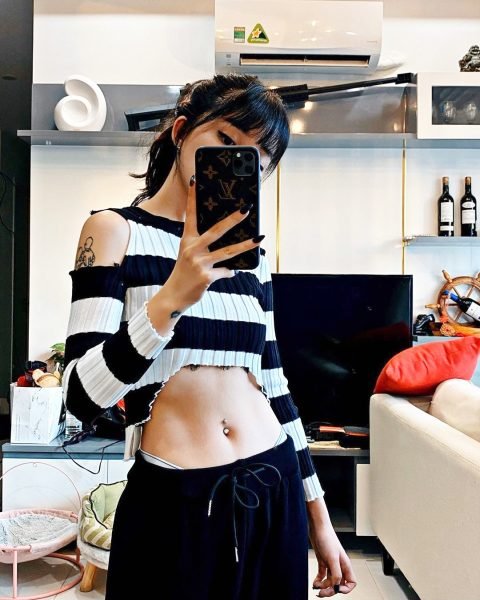 hình eo thon che mặt bắt trend vòng eo con kiến