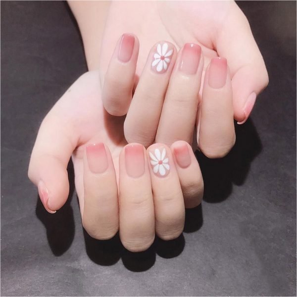 Những mẫu nail đẹp cho móng ngắn sang chảnh