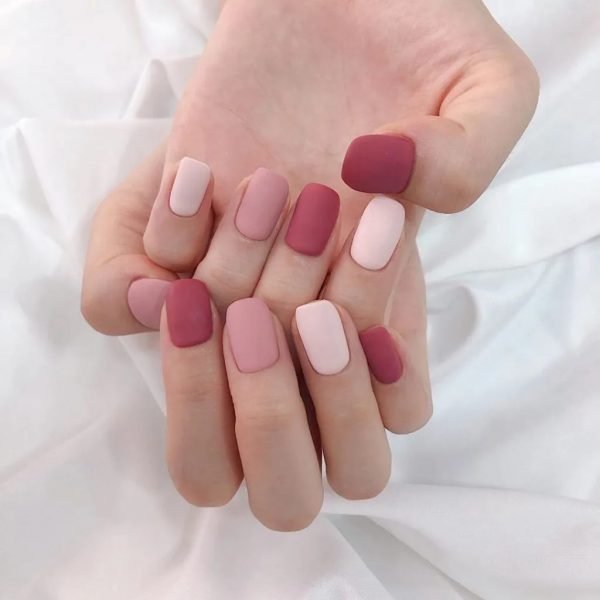 Những mẫu nail đẹp nhẹ nhàng đơn giản