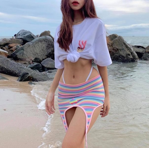 hình eo thon che mặt mlem