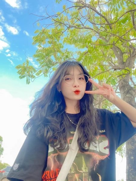 Ảnh gái xinh đeo kính 2k7