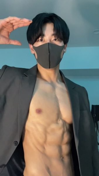 ảnh trai 6 múi khoác vest