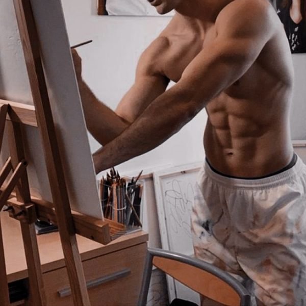 ảnh trai 6 múi vẽ tranh