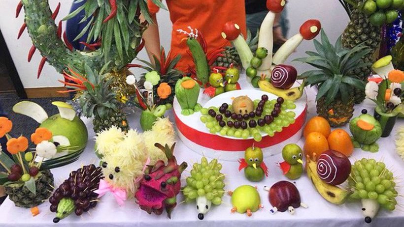 Mâm cỗ Trung Thu với đủ mọi loại hoa quả